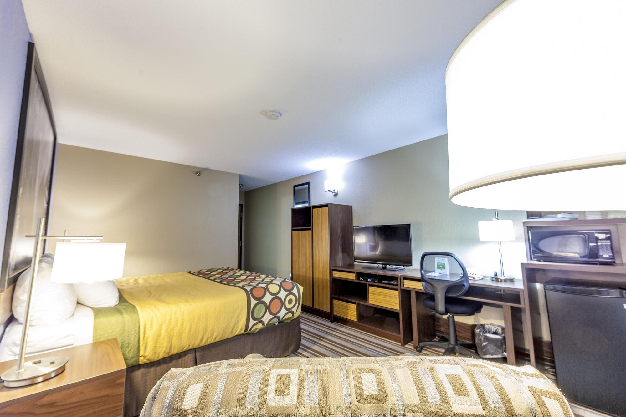 Hotel Super 8 By Wyndham Kamloops On The Hill Exteriér fotografie