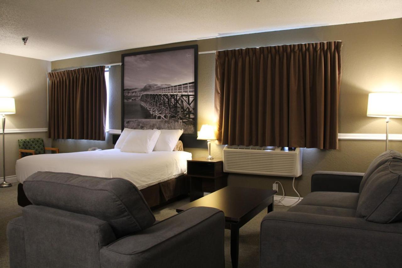 Hotel Super 8 By Wyndham Kamloops On The Hill Exteriér fotografie