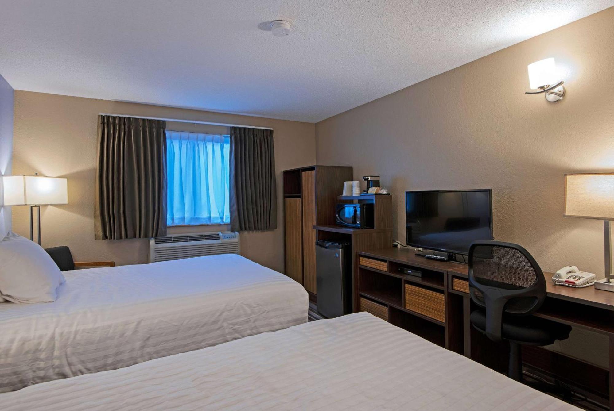 Hotel Super 8 By Wyndham Kamloops On The Hill Exteriér fotografie