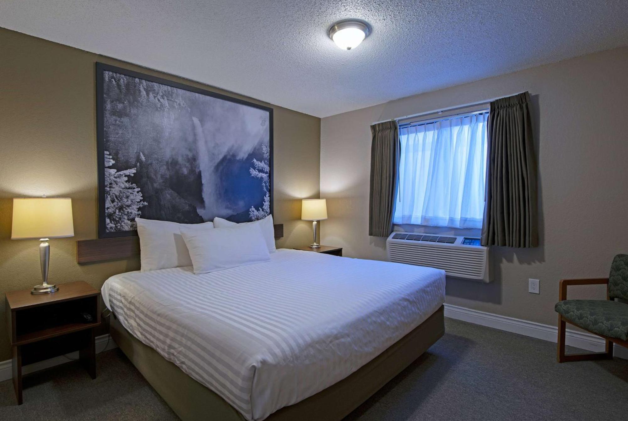 Hotel Super 8 By Wyndham Kamloops On The Hill Exteriér fotografie