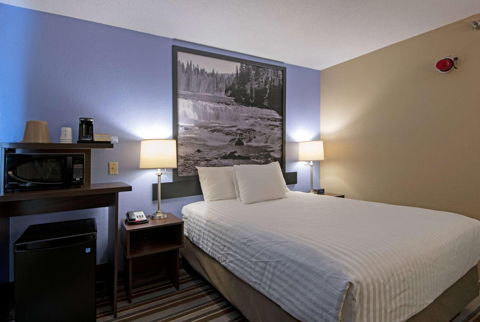 Hotel Super 8 By Wyndham Kamloops On The Hill Exteriér fotografie