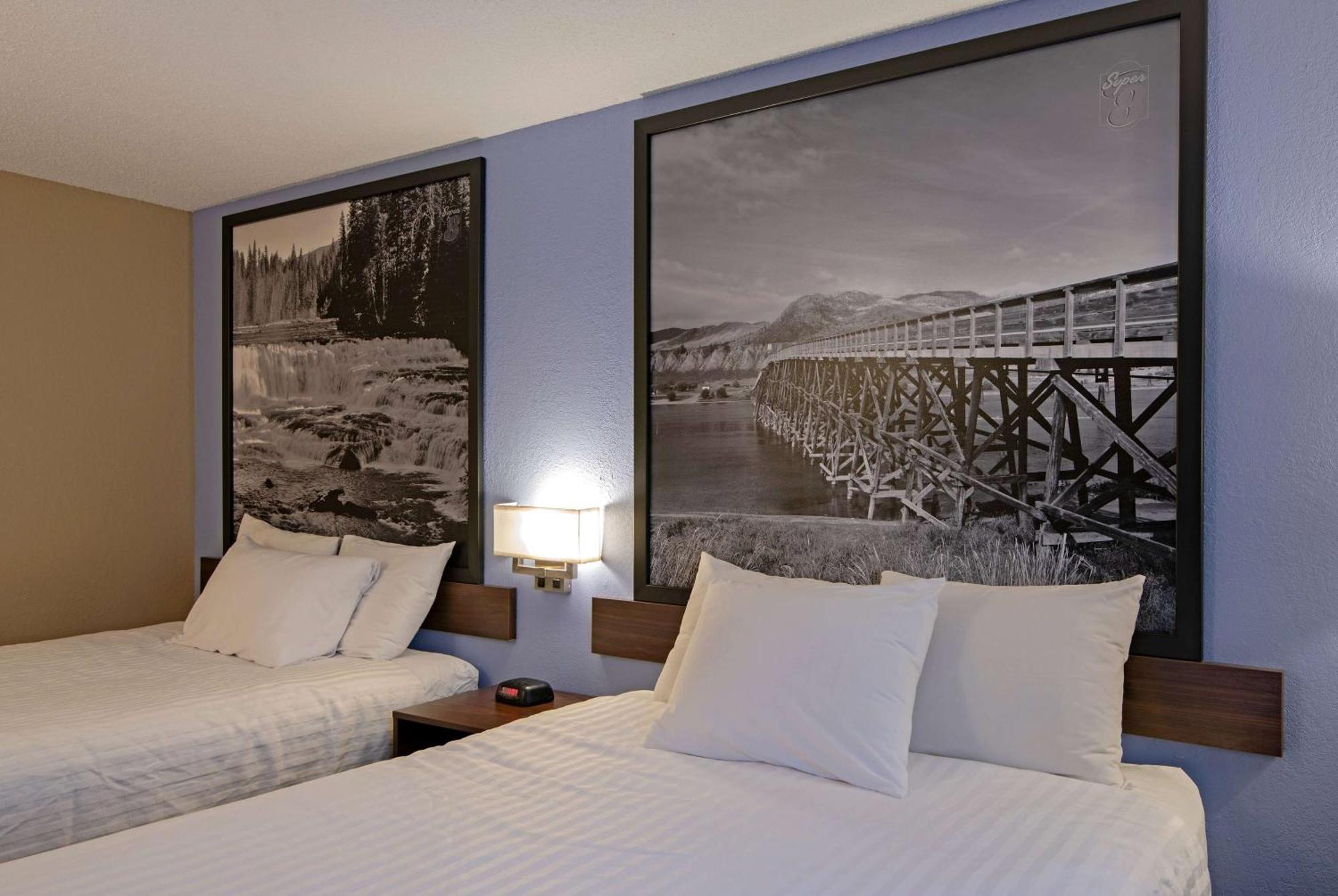 Hotel Super 8 By Wyndham Kamloops On The Hill Exteriér fotografie