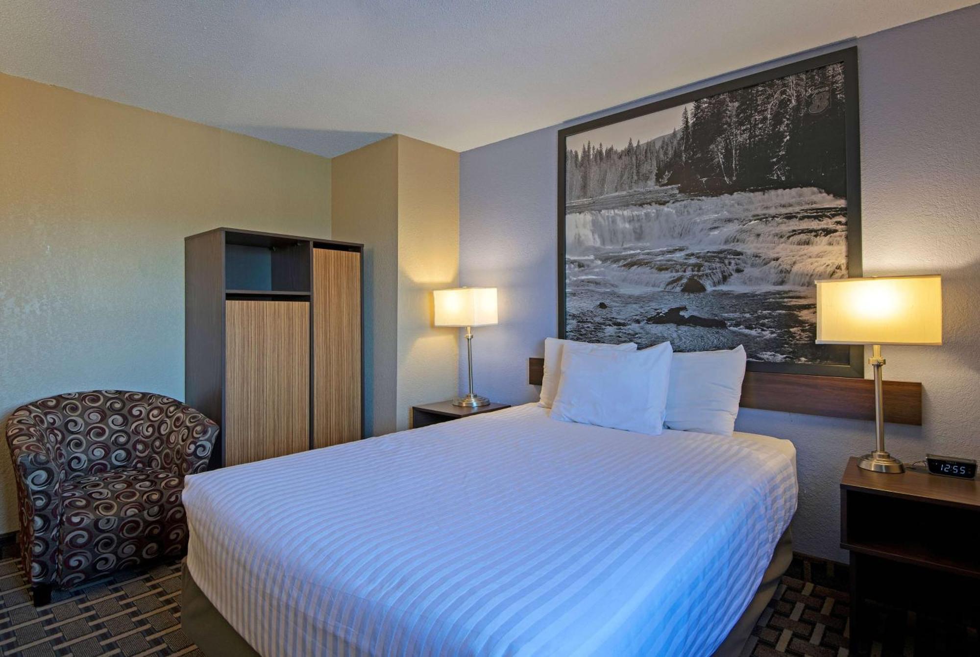 Hotel Super 8 By Wyndham Kamloops On The Hill Exteriér fotografie